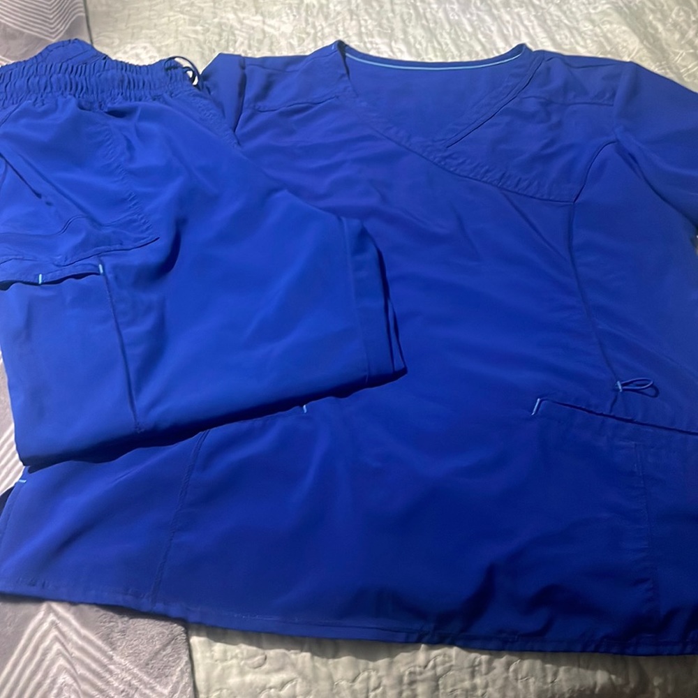 Scrubs set